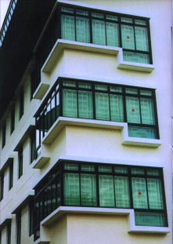 gov00.jpg (20232 bytes)